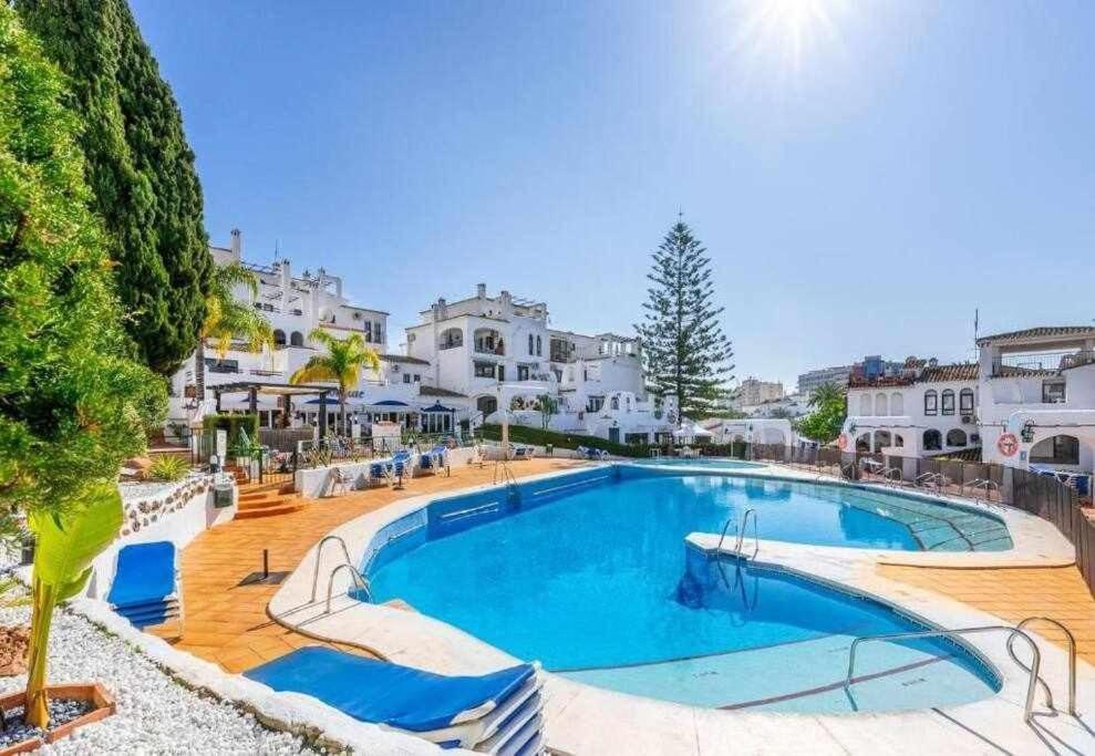 797 Hr - Pueblo Evita- Andalusian Apartment With Terrace. เบนัลมาเดนา ภายนอก รูปภาพ