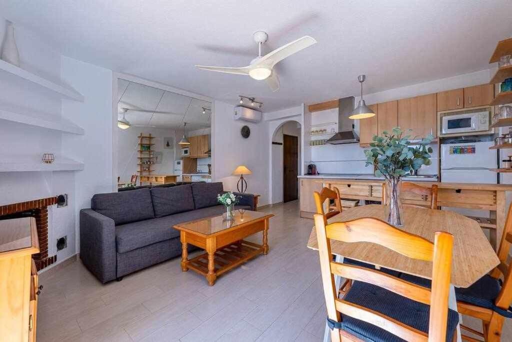 797 Hr - Pueblo Evita- Andalusian Apartment With Terrace. เบนัลมาเดนา ภายนอก รูปภาพ