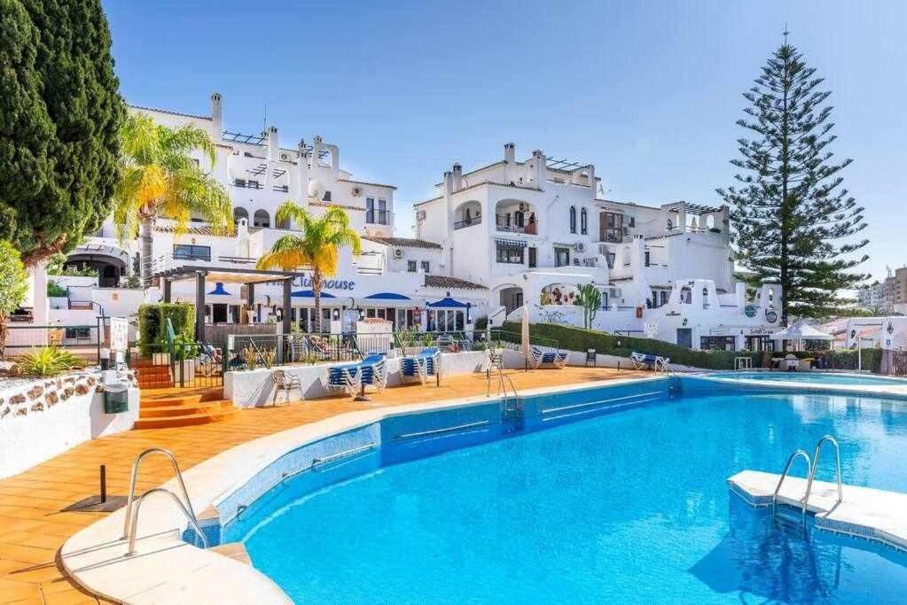 797 Hr - Pueblo Evita- Andalusian Apartment With Terrace. เบนัลมาเดนา ภายนอก รูปภาพ