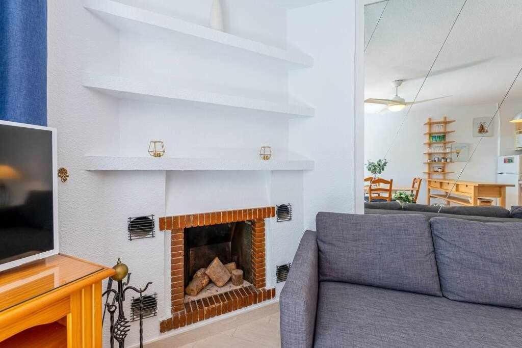 797 Hr - Pueblo Evita- Andalusian Apartment With Terrace. เบนัลมาเดนา ภายนอก รูปภาพ